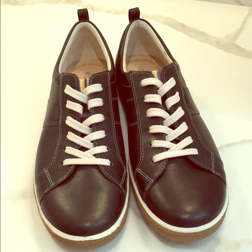 New Ecco leather sneakers size 41